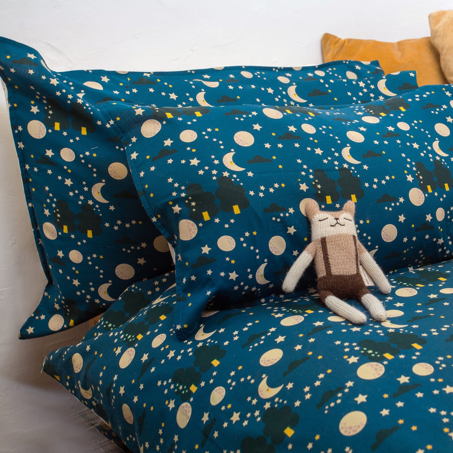 Pre-loved Organic Cotton Bedding Set by Little Green Radicals